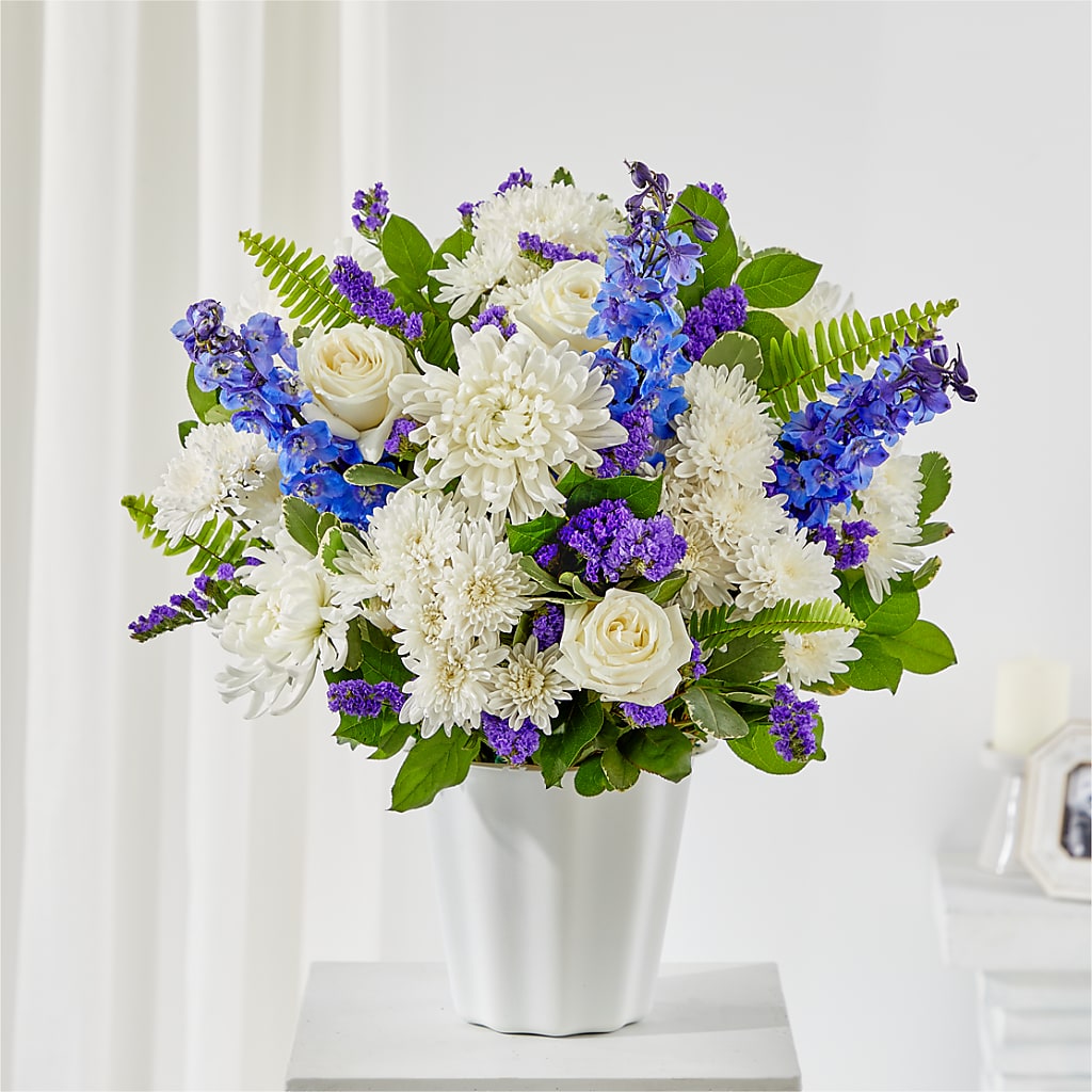 Hold Dear Tabletop Basket – Elise Flowers, Tamarac FL