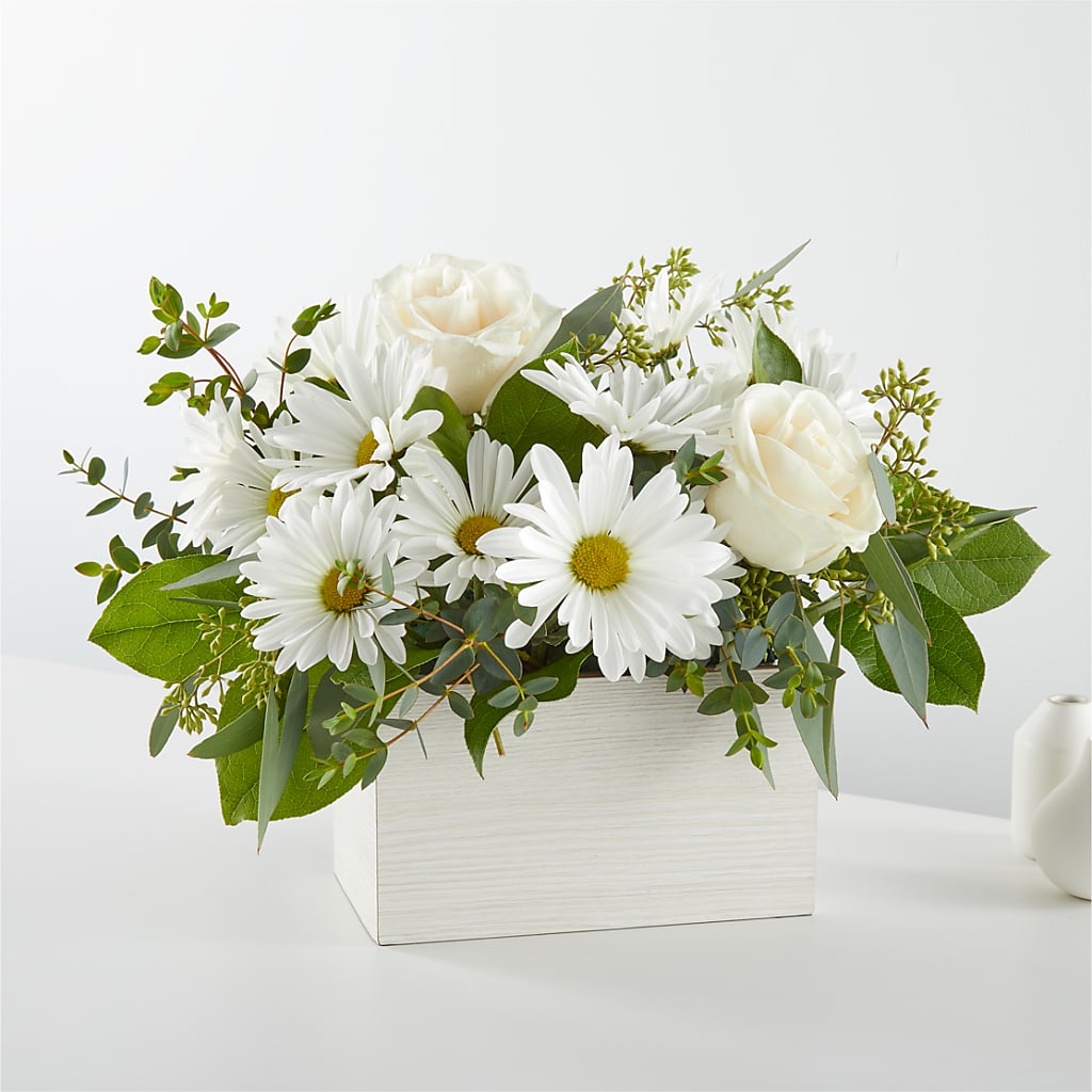 Fresh Linen Box Bouquet –  Elise Flowers, Tamarac FL