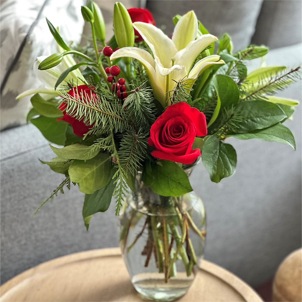 Sparkling Snowflakes Bouquet –  Elise Flowers, Tamarac FL