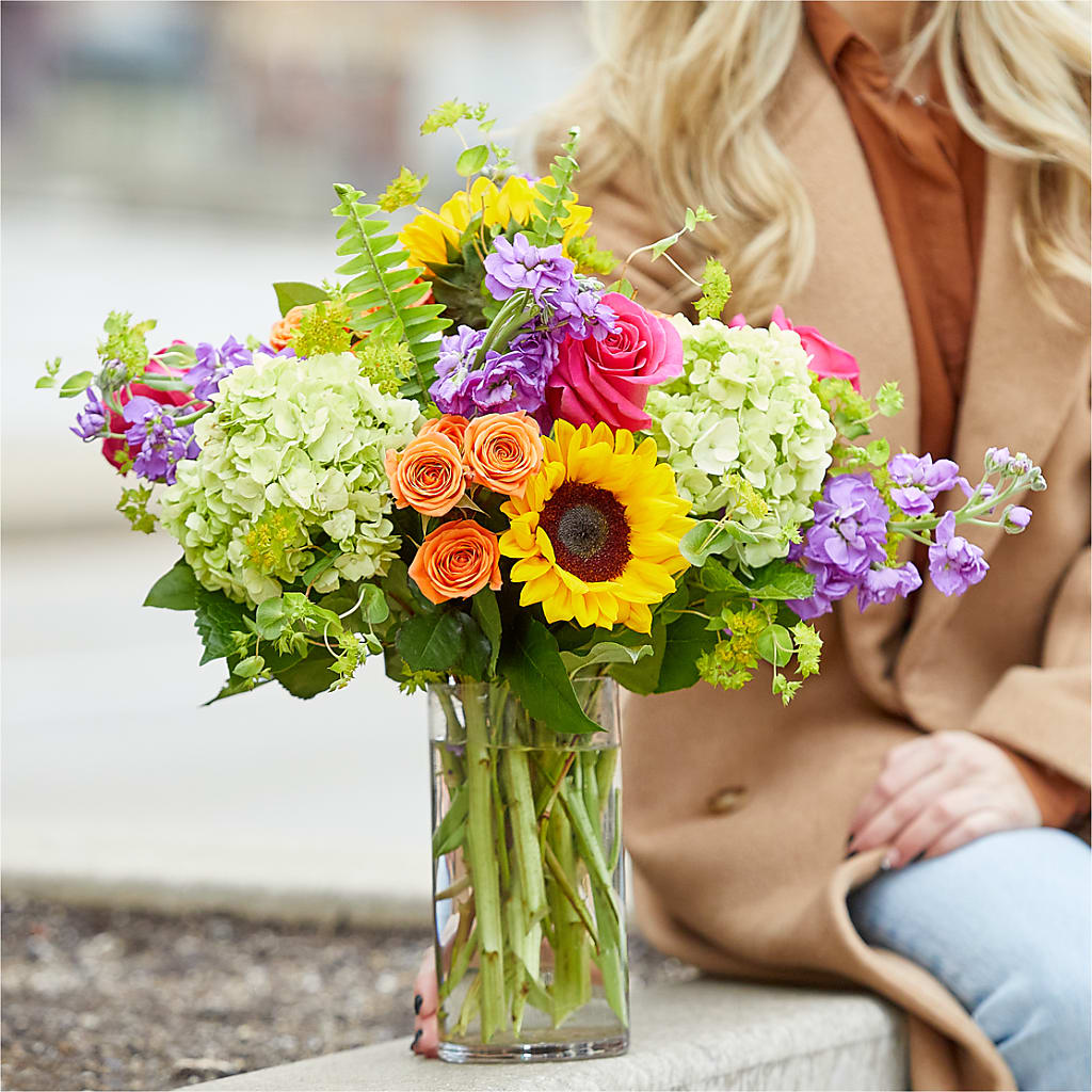 Vibrant Greetings Bouquet –  Elise Flowers, Tamarac FL